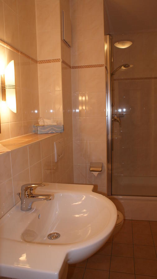 Landhotel Loenskrug Hellental Cameră foto