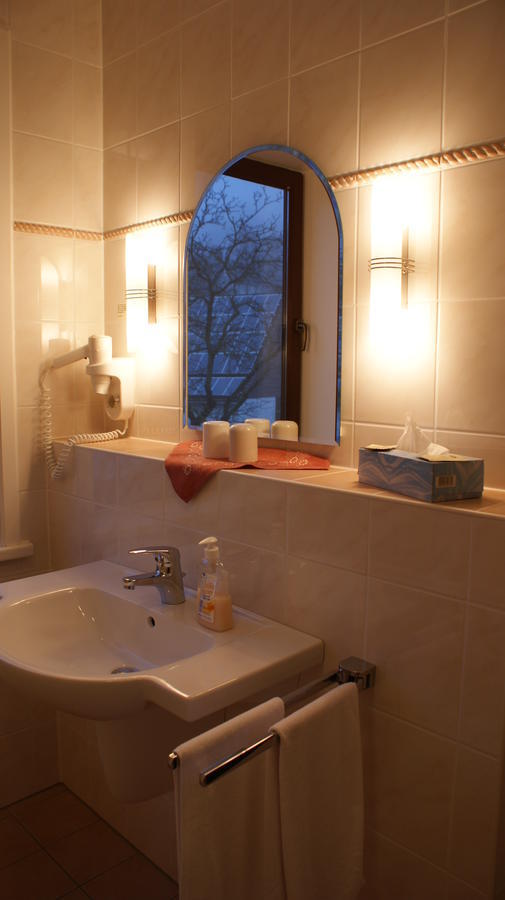 Landhotel Loenskrug Hellental Cameră foto